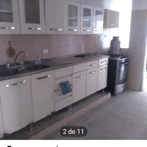 Casa en Venta en Quinta Oriental - Amplios Espacios y Potencial para Personalizar