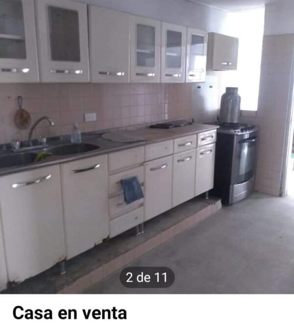 Casa en Venta en Quinta Oriental - Amplios Espacios y Potencial para Personalizar