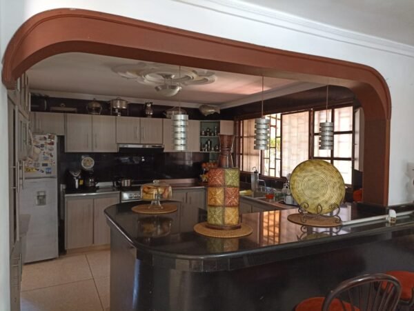 Casa de 2 Pisos - Conjunto Cerrado Samanes