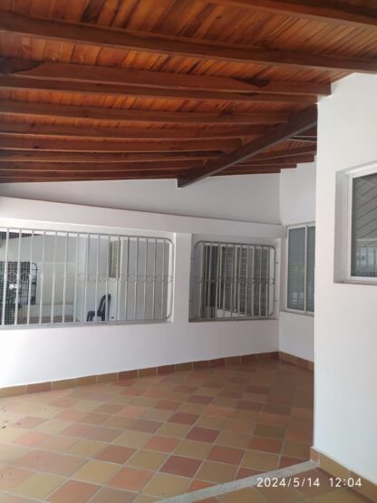 Arriendo Casa de 1 Piso Recientemente Remodelada