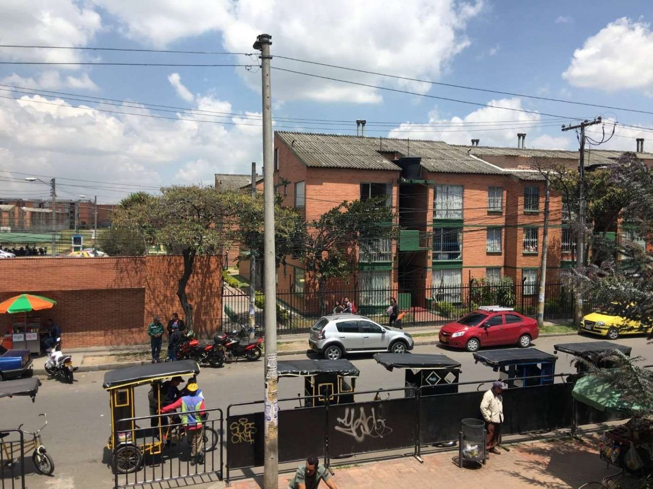 Vendo 2 locales en Milenio Plaza, Patio Bonito, Bogota