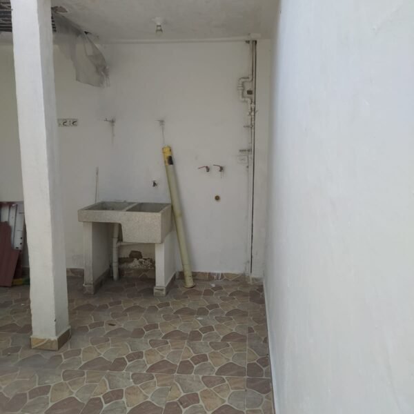 Casa con Local en Venta y Arriendo