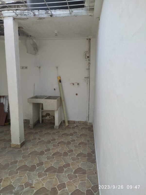 Casa con Local en Venta y Arriendo