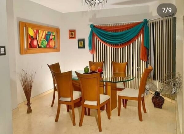 Venta de casa en San Cristóbal con piscina, sauna y gimnasio