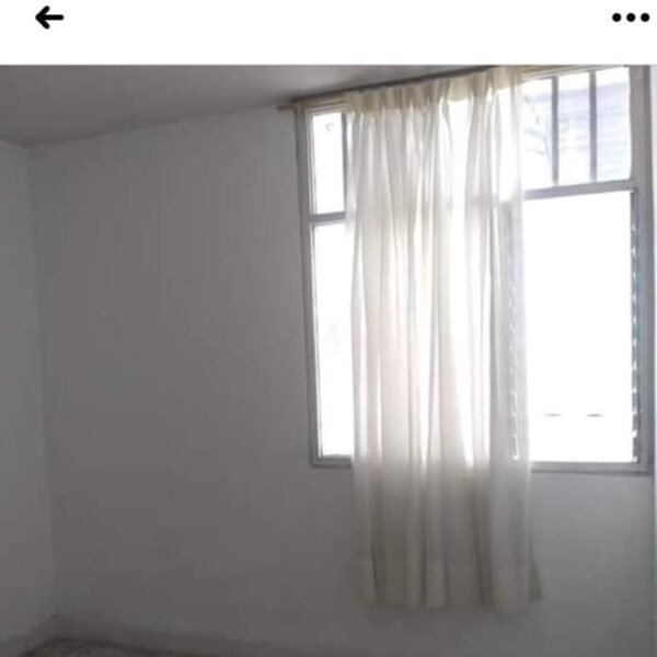 Casa en Venta en Quinta Oriental - Amplios Espacios y Potencial para Personalizar
