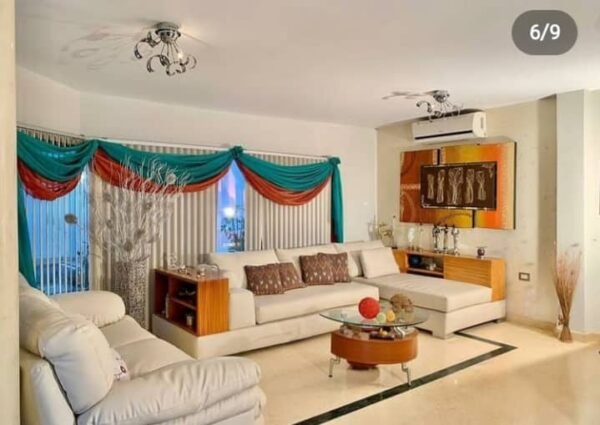 Venta de casa en San Cristóbal con piscina, sauna y gimnasio