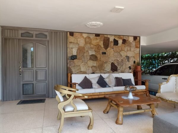 Casa de 2 Pisos - Conjunto Cerrado Samanes