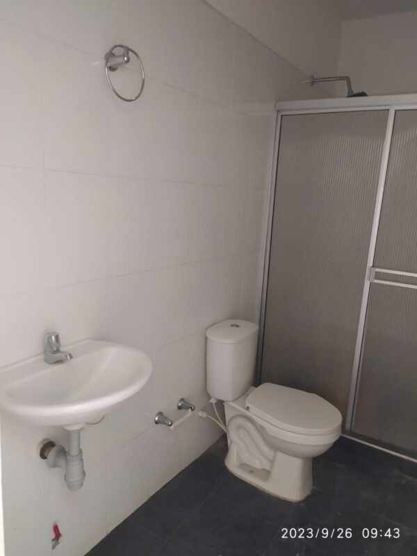 Casa con Local en Venta y Arriendo