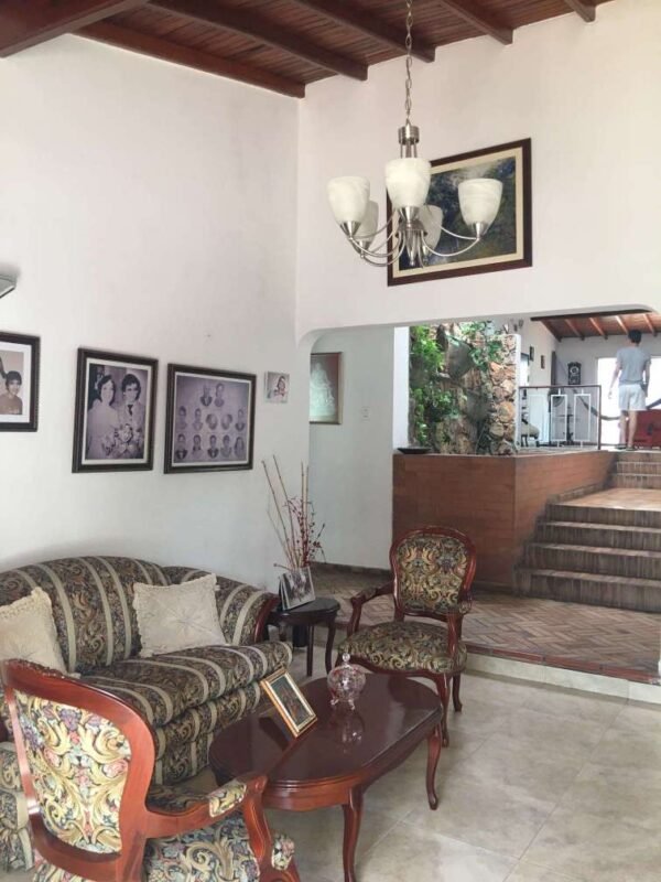 Vendo Casa 4 habitaciones en Villa Camila en los Patios cod 1705