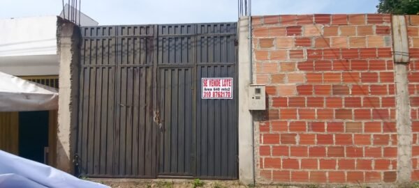 Venta de Lote con Todos los Servicios en Sector Lomitas