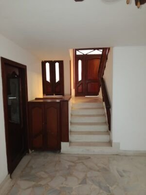 ¡Casa esquinera en arriendo – Barrio El Rosal!