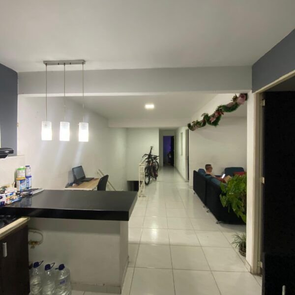Casa con 4 Habitaciones y 3 Baños - Barrio Niza