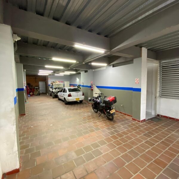 Casa con 4 Habitaciones y 3 Baños - Barrio Niza