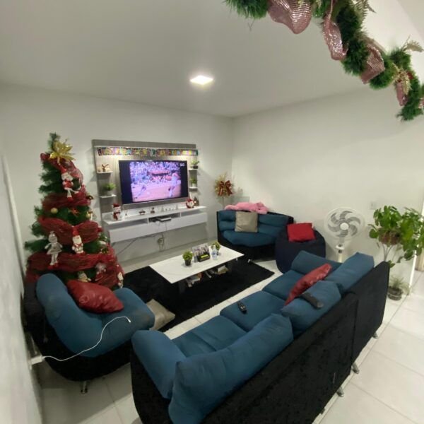 Casa con 4 Habitaciones y 3 Baños - Barrio Niza