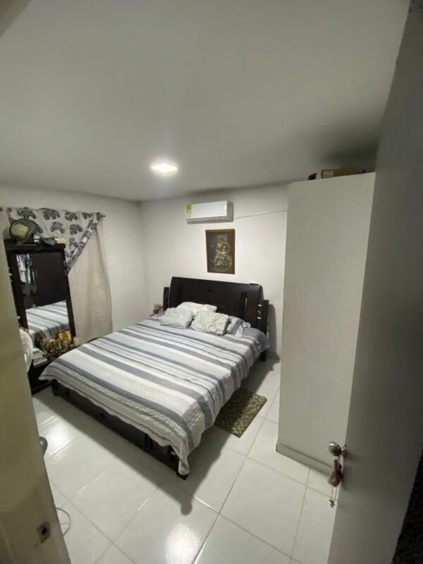 Casa con 4 Habitaciones y 3 Baños - Barrio Niza