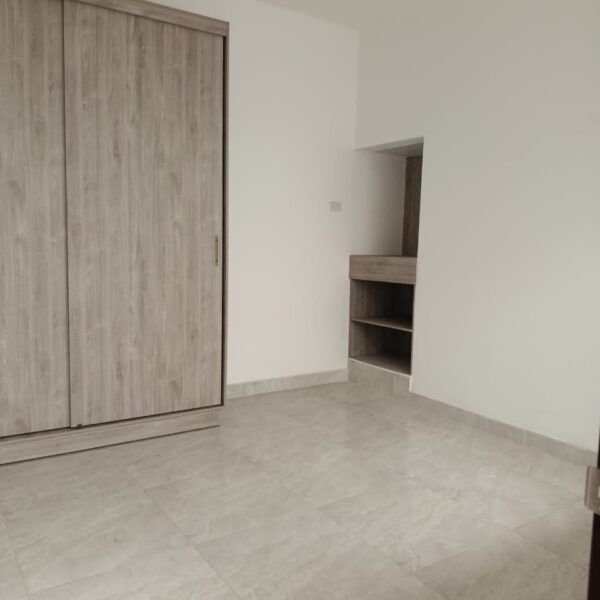 Venta de Casa Amplia en Barrio Popular