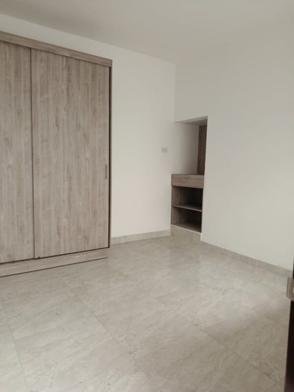 Venta de Casa Amplia en Barrio Popular