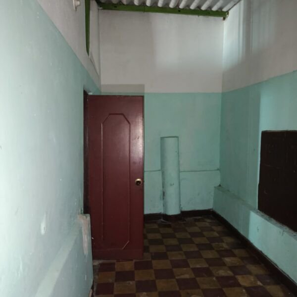 Casa con 3 Apartamentos en Venta